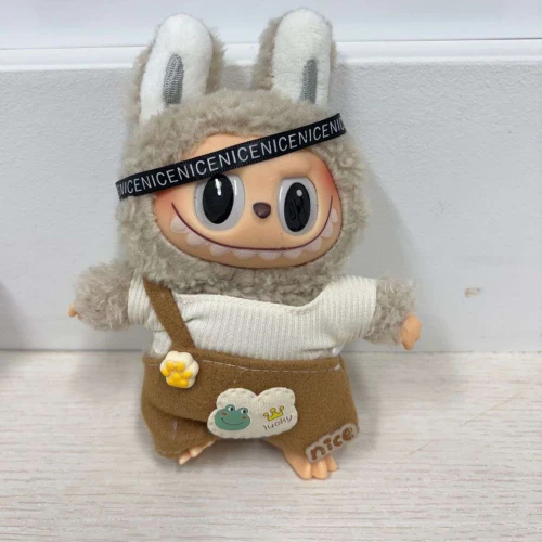 Chaveiro Labubu com Roupinhas Surpresa Edição Colecionável Fofo